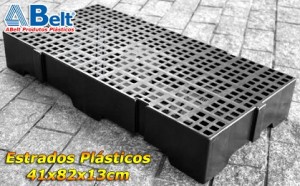 Estrado Plástico 41x82x13cm na cor preta