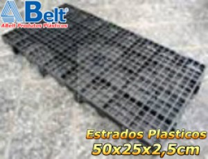 Estrado Plástico 50 x 25 x 2,5cm na cor preta