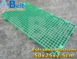 Estrado Plástico 50 x 25 x 2,5 cm na cor verde