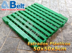 Estrado Plástico 50 x 50 x 5 cm na cor verde